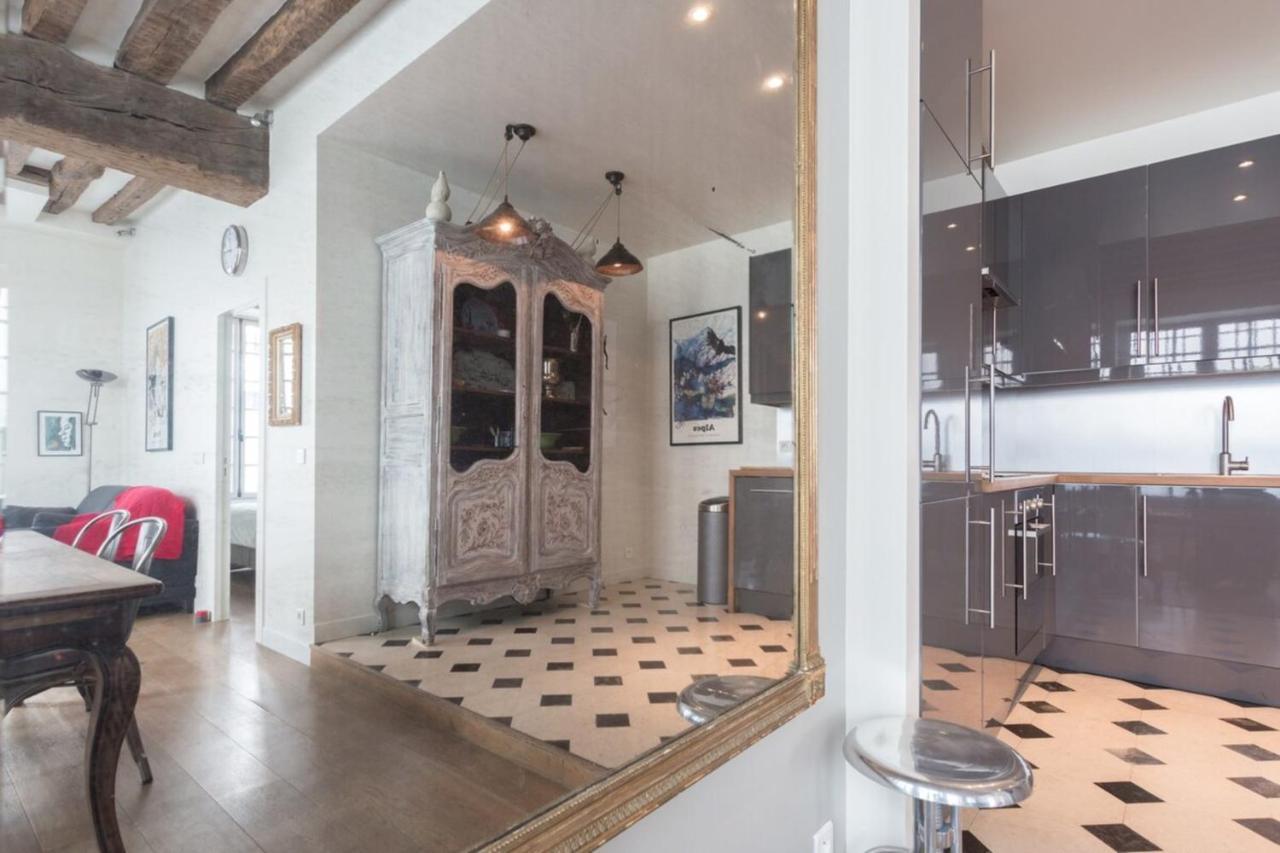 Charming Appartment In Le Marais Parijs Buitenkant foto